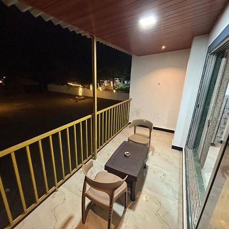 Sea Royal Rooms And Cafe Virar Exterior foto