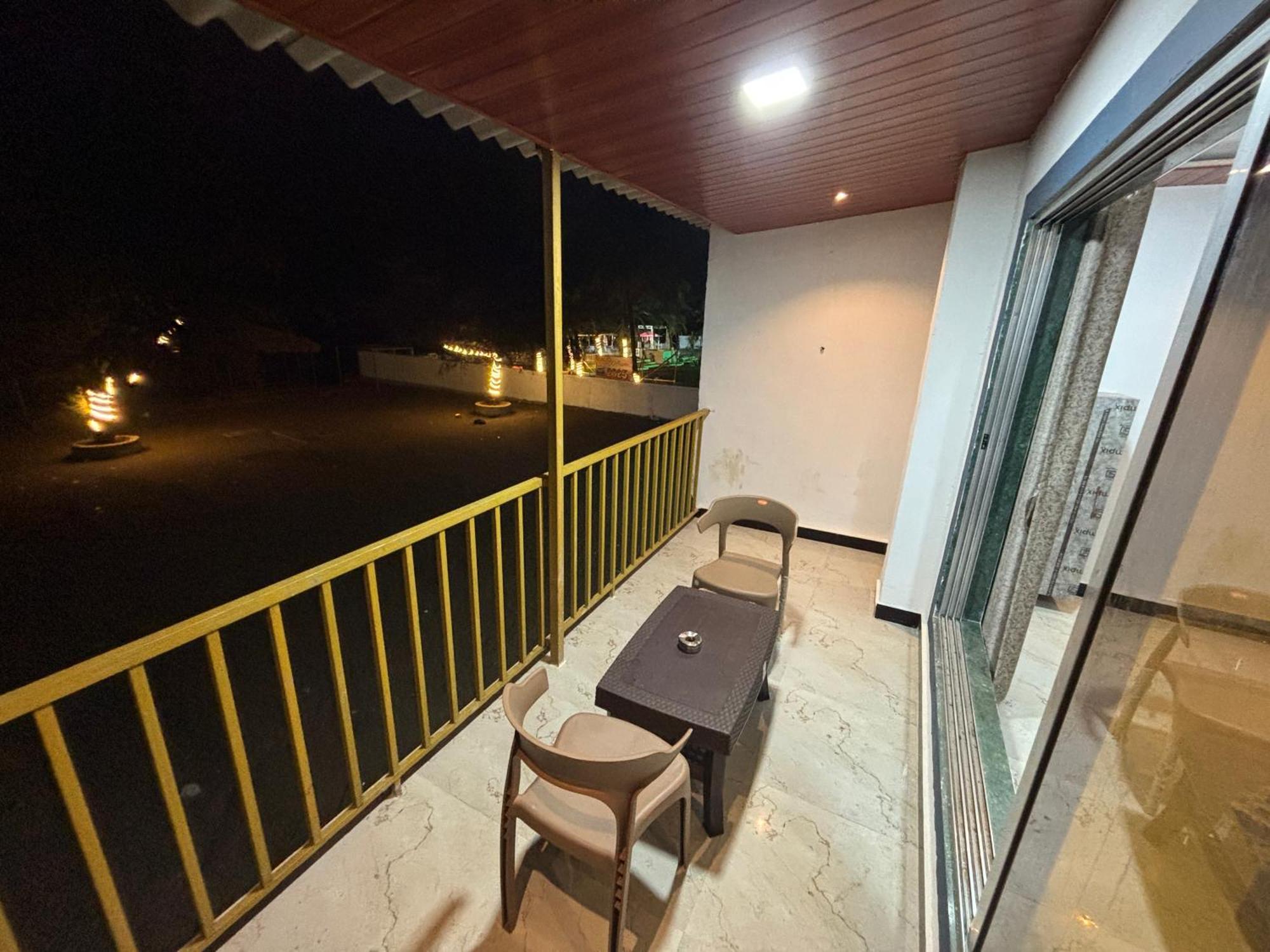 Sea Royal Rooms And Cafe Virar Exterior foto
